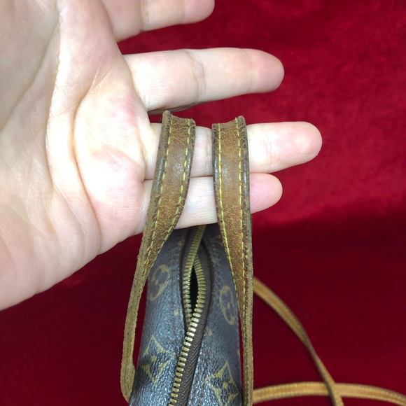 Authentic Louis Vuitton crossbody bag - Picture 5 of 15